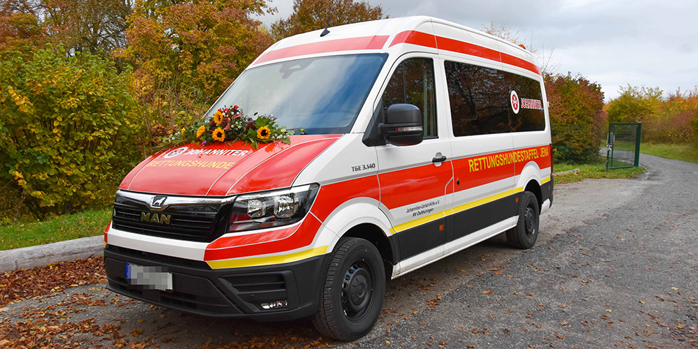 Das niegelnagelneue Einsatzfahrzeug steht der Hunderettungsstaffel ab sofort zur Verfügung